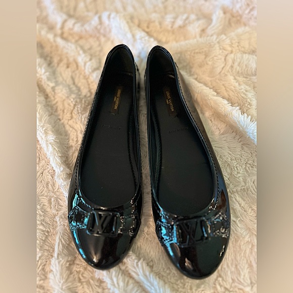 Louis Vuitton Black Patent Leather Flats - Picture 1 of 8